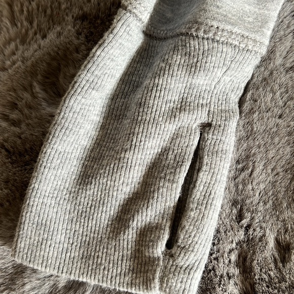 Athleta Hi-Lo Sweatshirt - Picture 4 of 5